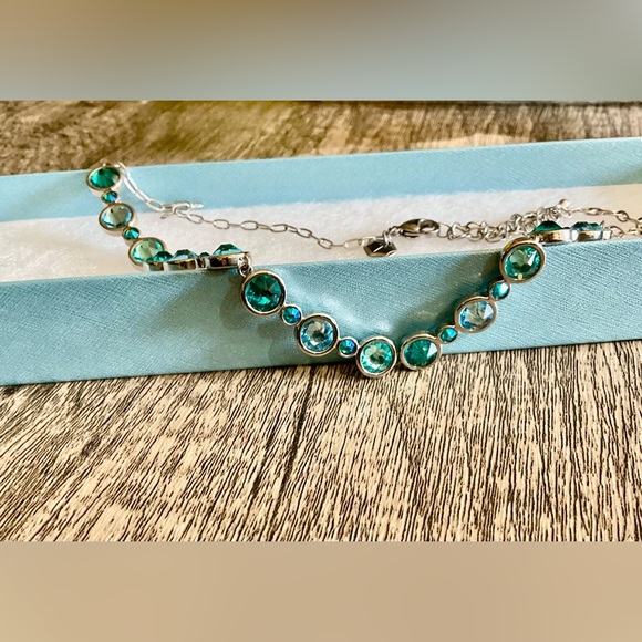 ✨BNIB Touchstone Crystal by Swarovski, GLEAMING BLUE NECKLACE (35% of MSRP) - Picture 6 of 8
